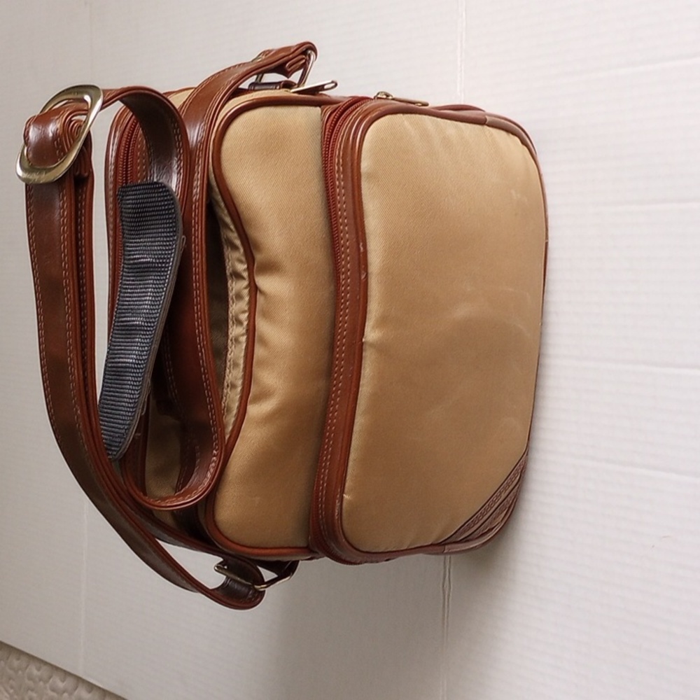 Camera Bag - Picture 4 of 11